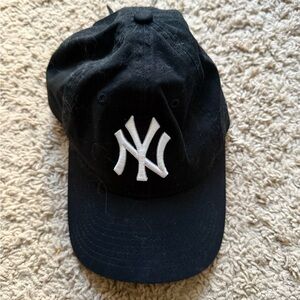 New Eras women’s hat